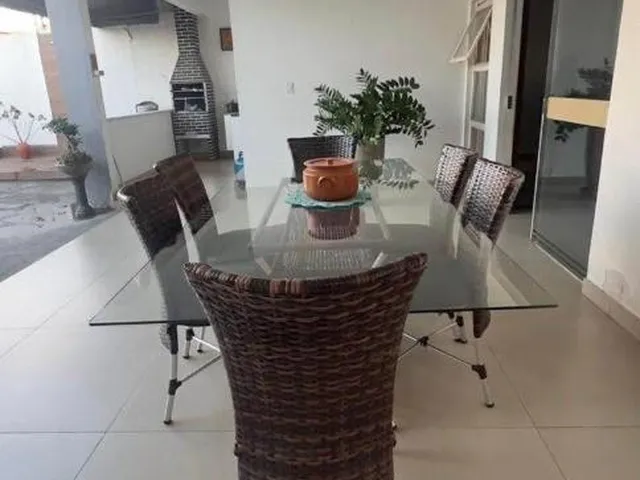 Imagem 12: Casa de Luxo para Locação no Areão: 5 Quartos, 1 Suíte, 2 Salas, 3 Banheiros, 2 Vagas