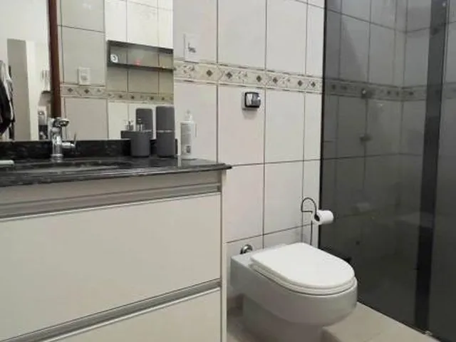 Imagem 8: Casa de Luxo para Locação no Areão: 5 Quartos, 1 Suíte, 2 Salas, 3 Banheiros, 2 Vagas