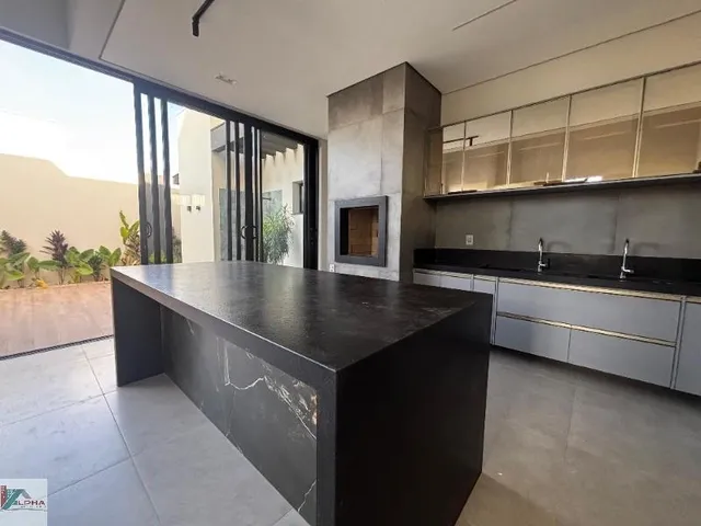 Imagem 16: Casa em condomínio de luxo: 3 quartos, 3 suítes, 3 salas, 4 banheiros, 4 vagas de