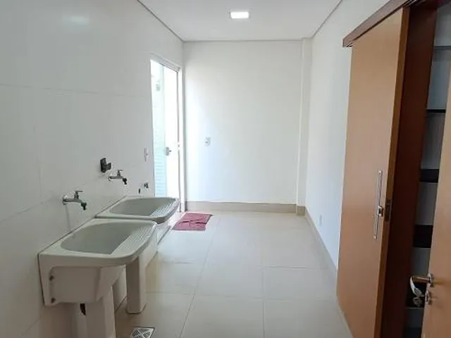 Imagem 13: Casa de Condomínio de Luxo no Jardim Itália, Cuiabá-MT: 4 Quartos, 3 Suítes, 3 Salas