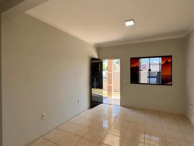 Imagem 2: Casa à venda em Nova Mutum-MT, Bairro Lírio do Campos: 3 quartos, 1 suíte, 1 sala, 2