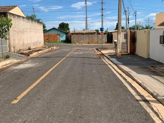 Imagem 8: Casa à venda no Centro-sul de Várzea Grande-MT: 2 quartos, 1 sala, 1 banheiro, 2 vagas