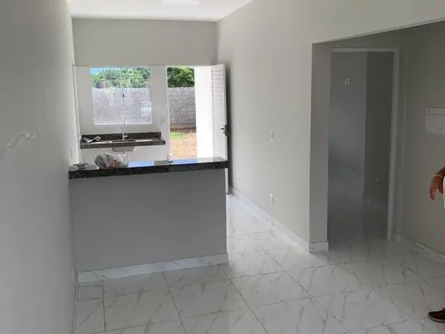 Imagem 4: Casa à venda no Centro-sul de Várzea Grande-MT: 2 quartos, 1 sala, 1 banheiro, 2 vagas