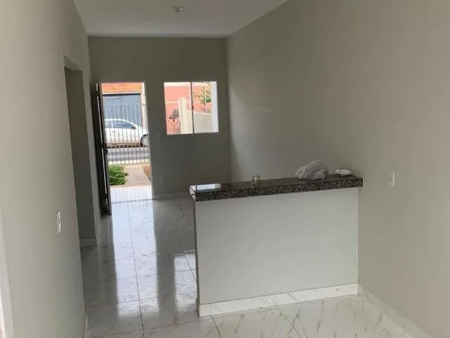 Imagem 3: Casa à venda no Centro-sul de Várzea Grande-MT: 2 quartos, 1 sala, 1 banheiro, 2 vagas