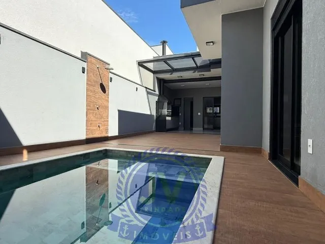 Imagem: A casa possui 3 Dormitórios, 1 Suíte, 2 Banheiros, 3