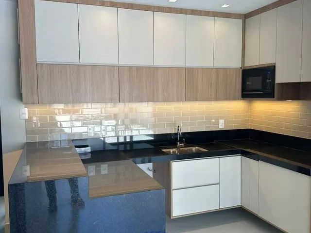 Imagem: A casa possui 3 Dormitórios, 3 Suítes, 5 Banheiros, 6