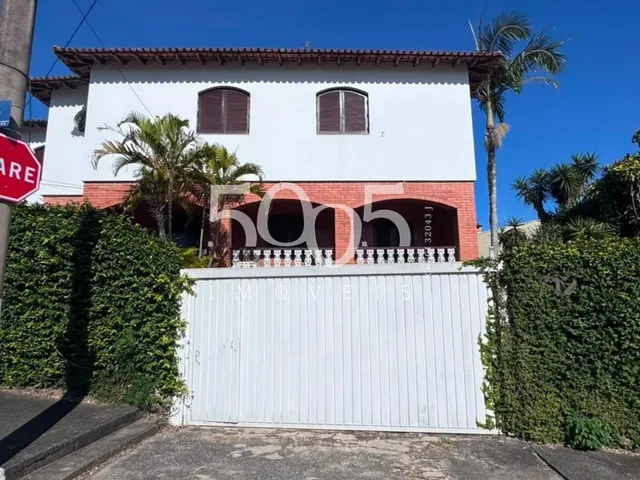Imagem: A casa em condomínio possui 4 Dormitórios, 1 Suíte, 2