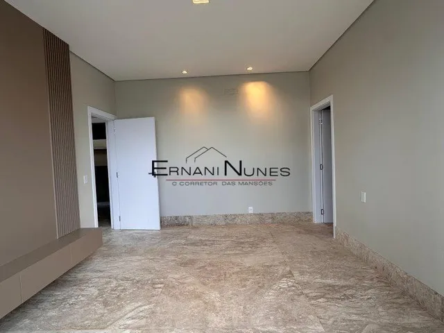 Imagem 3: Casa Arniqueira Composta por 4 suítes 6 banheiros lote 500 mt e lazer