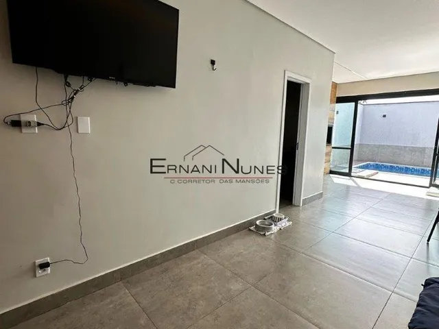 Imagem 6: CASA ARNIQUEIRAS- 3 SUÍTES- LOTE ESCRITURADO- 340 MTS
