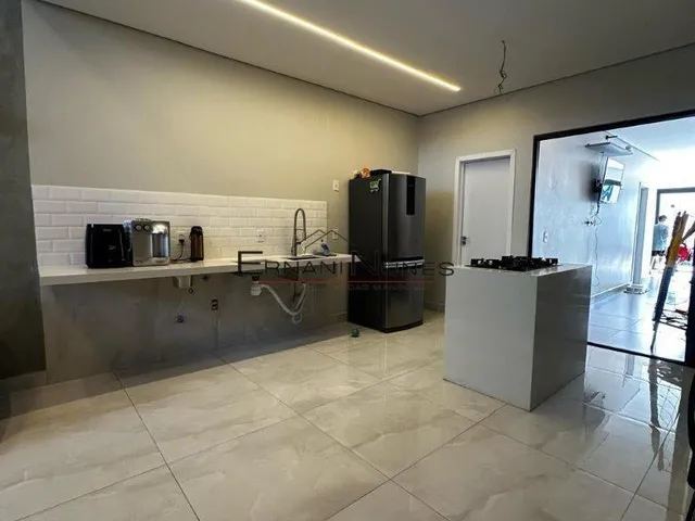 Imagem 4: CASA ARNIQUEIRAS- 3 SUÍTES- LOTE ESCRITURADO- 340 MTS