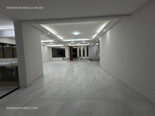 Imagem 3: CASA RUA 06 VICENTE PIRES - 4 SUÍITES - SALÃO DE FESTAS- ACADEMIA