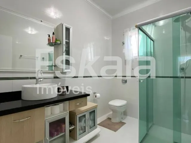 Imagem 2: Casa Semimobiliada Com 01 Suíte + 03 Quartos