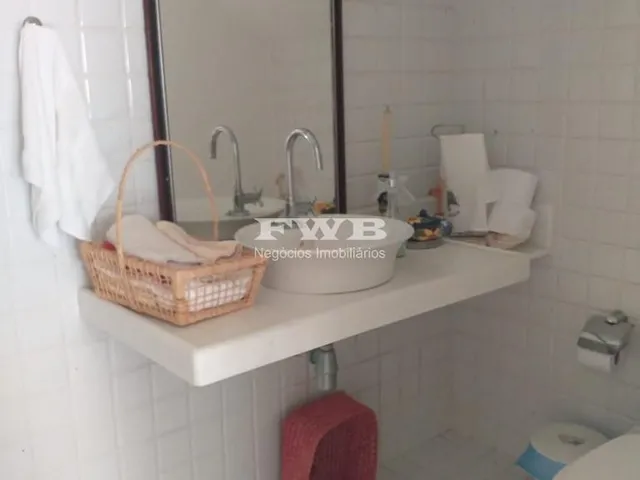 Imagem 14: Casa situada no condominio Marbella, na segunda quadra, duplex. Primeiro pavimento