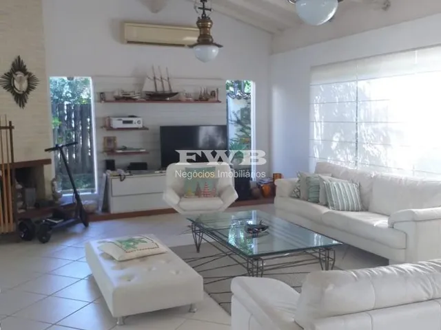 Imagem 3: Casa situada no condominio Marbella, na segunda quadra, duplex. Primeiro pavimento