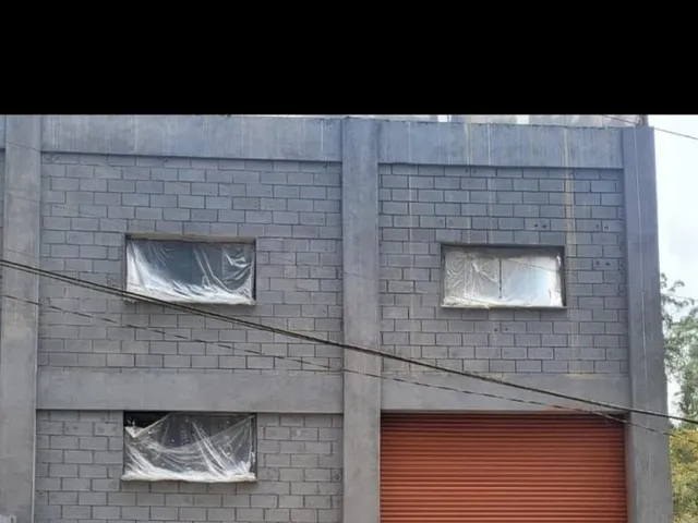 Imagem: Galpao Comercial em Embu das Artes - São
