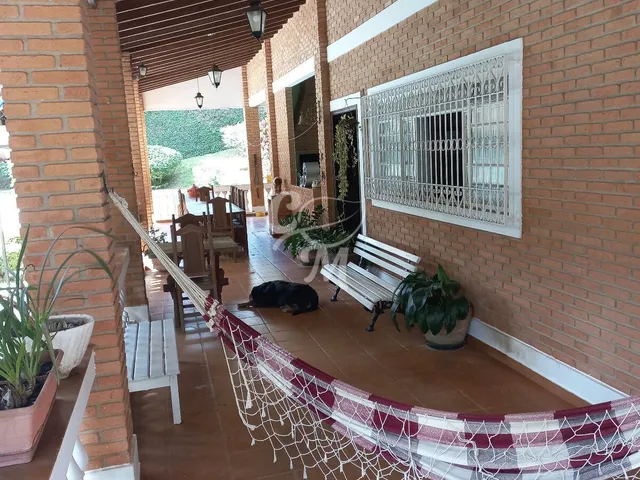 Imagem: Chácara com Casa de Campo