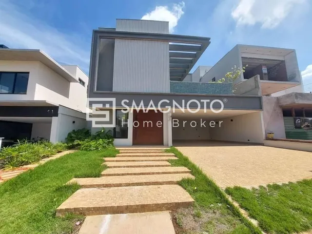 Imagem: Sobrado com 4 quartos à Venda, Loteamento