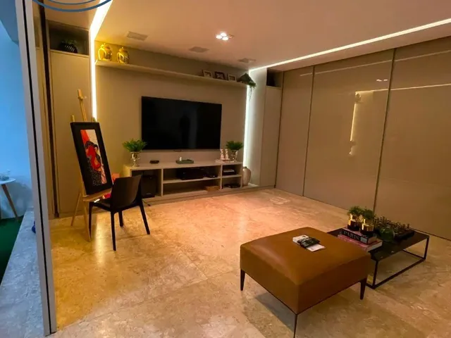 Imagem 2: CASA DE ALTO PADRÃO COM 5 SUÍTES EM ALPHAVILLE 1 COM 770M² DE ÁREA CONSTRUÍDA EM