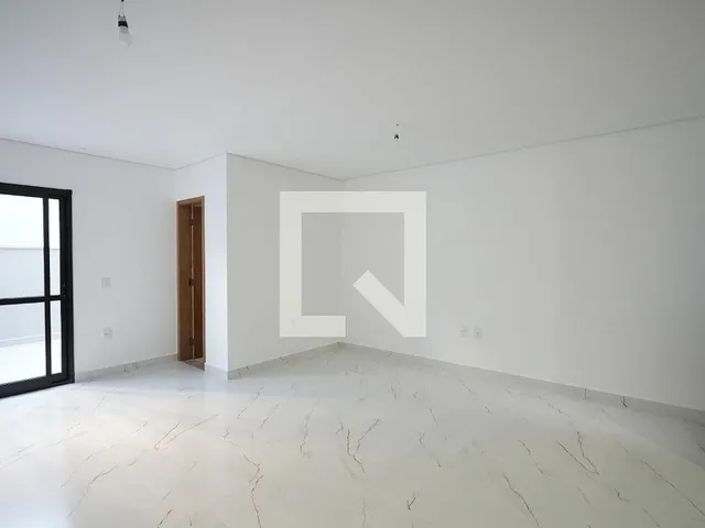 Imagem: Localizada em Santo André, esta casa oferece