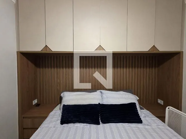 Imagem 2: Localizado no charmoso bairro de Vila Valparaíso, este espaçoso apartamento de 60