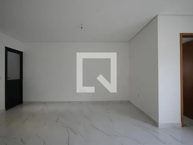 Imagem 13: Localizada no bairro Campestre, esta encantadora casa oferece um espaço de 96 metros