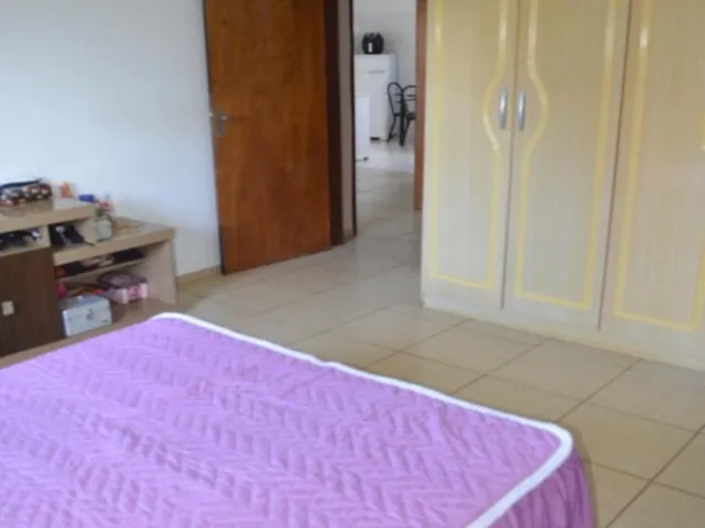 Imagem 8: Casa À Venda em Parque santa Fé, Porto Alegre - 3 Dormitórios, Suíte com Banheira, Pátio com Piscina