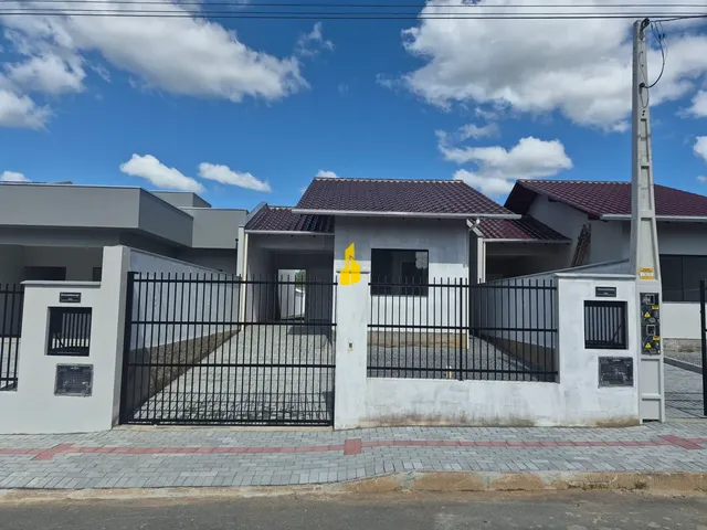Imagem: Casa com 02 quartos sendo 01 suíte