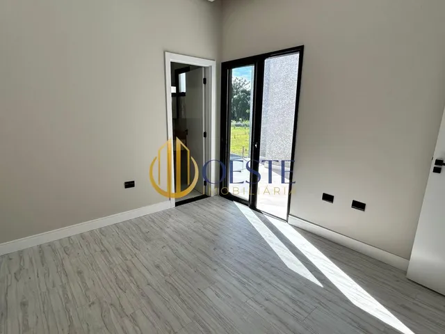 Imagem 3: Sobrado de Alto Padrão com 3 Suítes e Piscina 177m²