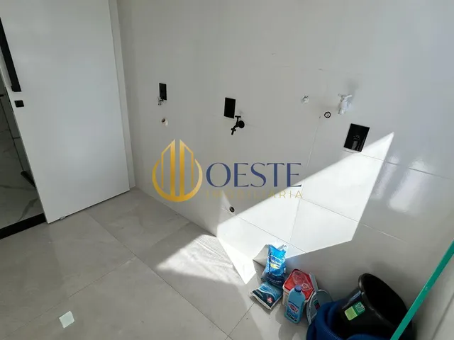 Imagem 4: Sobrado de Alto Padrão com 3 Suítes e Piscina 177m²