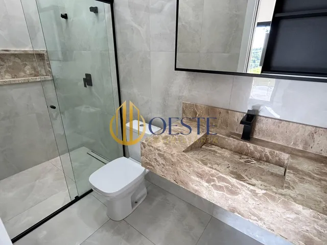 Imagem 5: Sobrado de Alto Padrão com 3 Suítes e Piscina 177m²