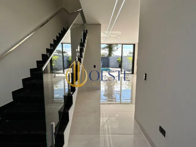 Imagem 6: Sobrado de Alto Padrão com 3 Suítes e Piscina 177m²
