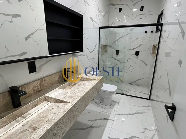 Imagem 16: Sobrado de Alto Padrão com 3 Suítes e Piscina 177m²