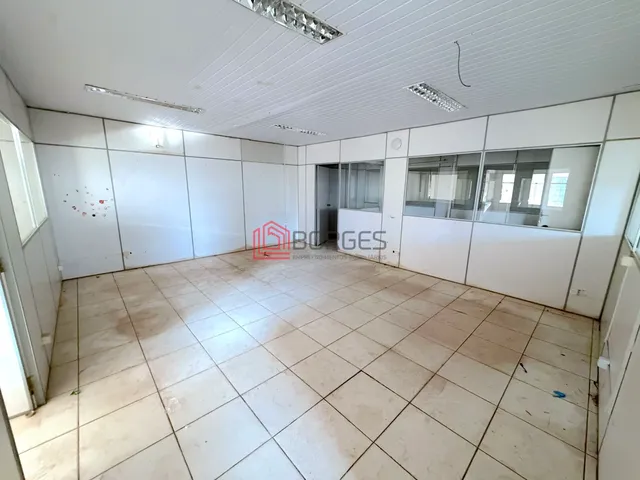 Imagem 11: Galpão Comercial com Amplo Pátio e 2.150m² de Terreno