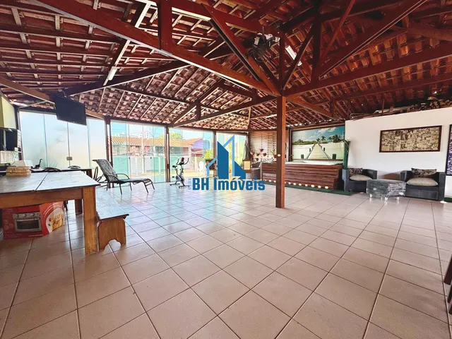 Imagem: Casa À Venda - 4 Quartos, 3 Suítes, 4