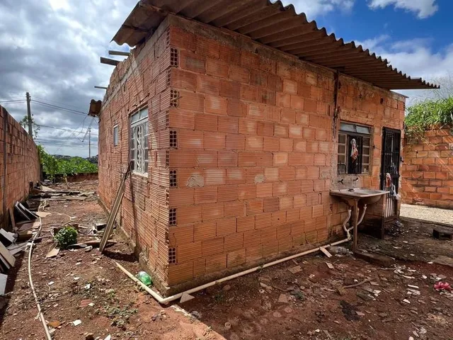 Imagem 5: Casa com grande potencial em lote amplo - Ideal para quem busca espaço e