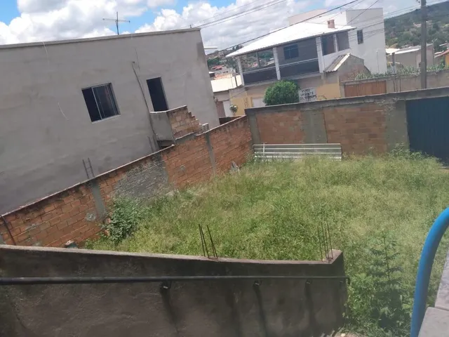 Imagem 4: Excelente oportunidade! Lote de 250 m² totalmente murado, oferecendo privacidade e