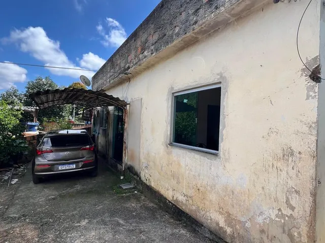 Imagem 5: Imóvel residencial localizado em lote amplo com 480 m², oferecendo excelente espaço