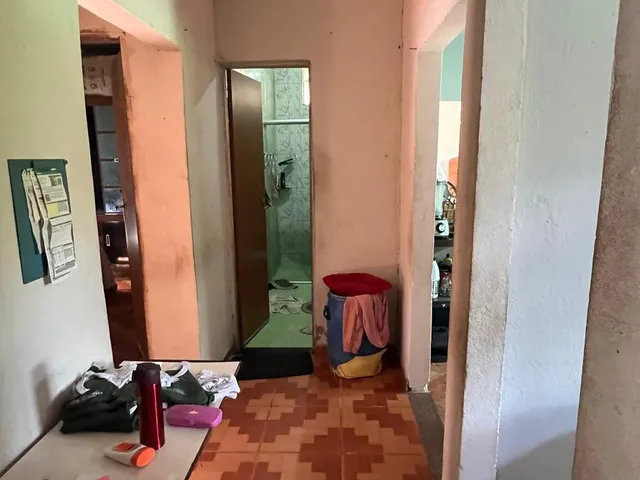 Imagem 14: Imóvel residencial localizado em lote amplo com 480 m², oferecendo excelente espaço