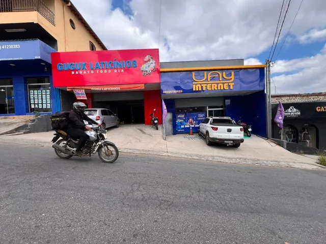 Imagem 10: Oportunidade imperdível! Vende-se um espaçoso galpão comercial com excelente