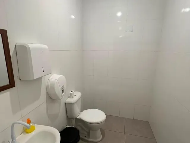 Imagem 7: Oportunidade imperdível! Vende-se um espaçoso galpão comercial com excelente
