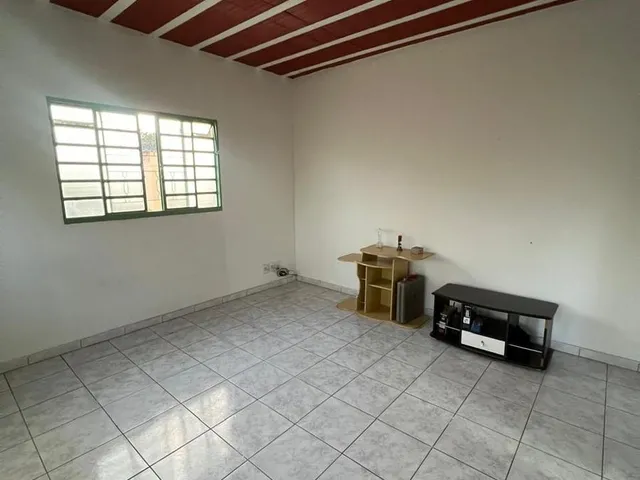 Imagem 16: Linda casa à venda! Não aceita financiamento bancário. Localizada em um bairro