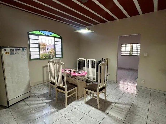 Imagem 11: Linda casa à venda! Não aceita financiamento bancário. Localizada em um bairro