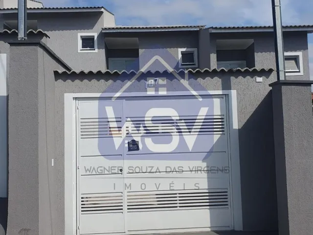 Imagem: A casa possui 2 Dormitórios, 1 Suíte, 2 Banheiros, 2