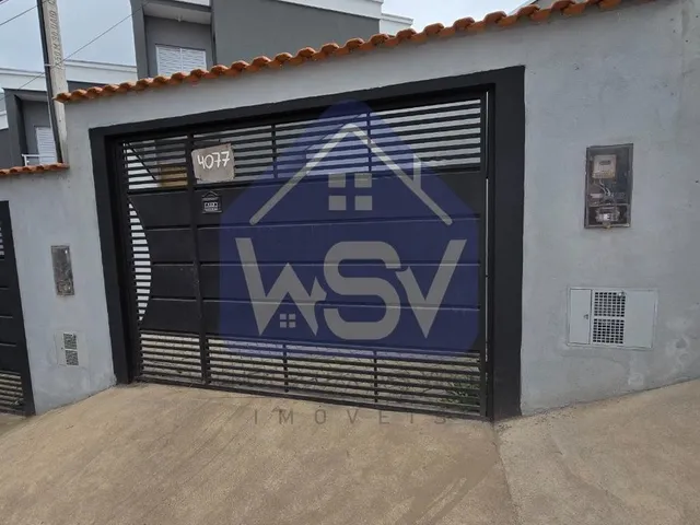 Imagem: A casa possui 1 Dormitório, 2 Banheiros, 3 Vagas na