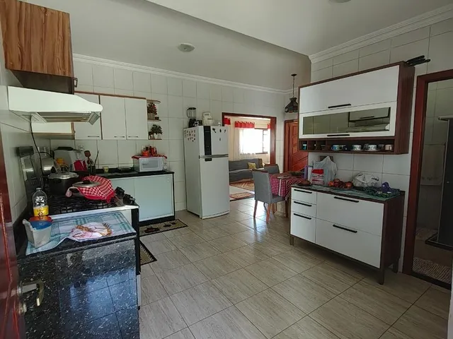 Imagem 9: Casa À Venda em Serramar, Serra-Es: 4 Quartos, 3 Suítes, 3 Salas, 5 Banheiros, 1 Vaga, 410M². Venha Conferir!