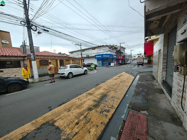 Imagem 6: Ponto Comercial À Venda em Serra-Es, Bairro José de Anchieta: 2 Salas, 6 Banheiros, 500M² de Área. Aproveite!
