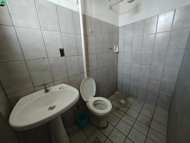 Imagem 2: Oportunidade Única: Ponto Comercial À Venda em Feu Rosa, Serra-Es! 2 Salas, 5 Banheiros, 1 Vaga, 300M²