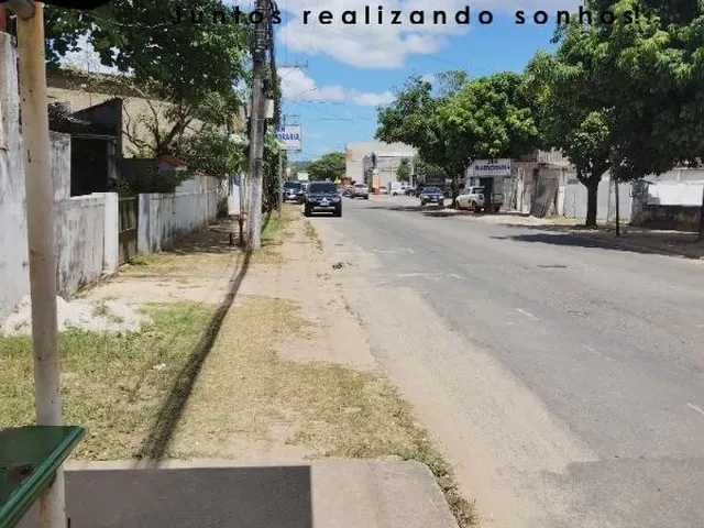 Imagem 2: Excelente oportunidade: Casa comercial com 15 quartos, 2 suítes, 5 salas, 8 banheiros e