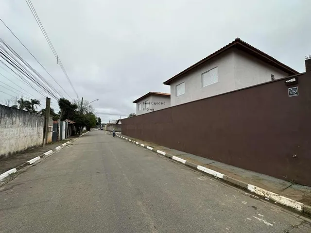 Imagem 10: 8 CASAS PRONTAS PARA MORAR (3 disponíveis). VENHA ESCOLHER A SUA! São 8 sobrados