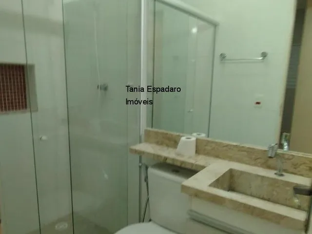 Imagem 15: Esta incrível residência se destaca por sua planta generosa e distribuição